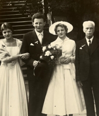 Svatba s prvním mužem Antonínem Winterem, 1958