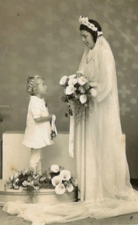 Marie Lauermannová jako družička