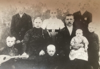 Tatínkovi rodiče a sourozenci v Čechohradu