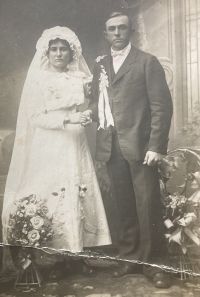 Svatební fotografie rodičů