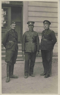 Colonel Ladislav Vysušil in the middle, Dana's grandfather