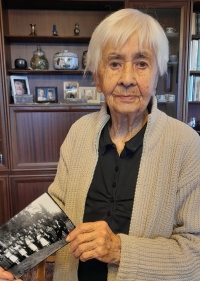 Růžena Černíková při natáčení, 2025