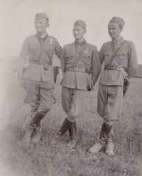 Otcovi spolubojovníci z partyzánské jednotky, květen 1945