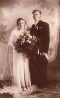 Svatba rodičů Emilie a Josefa, konec 30. let
