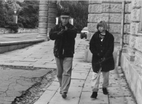 Jitka Vrátníková s manželem v Mariánských Lázních roku 1992