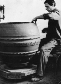 Stanislav Bukovský v letech 1977-1990 spolu s Antonínem Lněničkou v Keramickém středisku v Plzni-Černicích vyráběl keramické artefakty, především pro Střediska státní památkové péče, dnes Památkových ústavů, do exteriérů a interiérů státních hradů a zámků