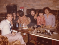 Zleva: Umemori, Fumiko Yano, Václav Chvátal, Jin Akiyama a neznámý pár v Tokiu, 1977