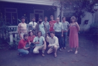 Inaugurační kombinatorický seminář v Bellairs Research Institute; stojící: Godfried Toussaint, Ryan Hayward, Václav Chvátal, Paul Seymour, Bill Cook, Klaus Truemper, Stefan Olariu, Kara Lynn Klarner; klečící: Bruce Reed, Sue Whitesides, David Avis, David Klarner; Holetown, Barbados, únor 1985