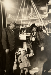 Otec Rudolf, matka Róza, 30. léta, Nové Hrady