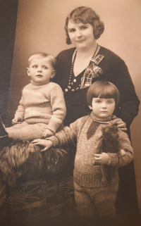 Matka Róza s Luisou a Bertou, 30. léta