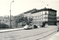 Dům na Kosárkově nábřeží, kde Obrmanovi bydleli v 60. letech