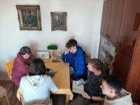 Pamětnice Daniela Remenárová při natáčení svého vyprávění pro projekt Příběhy našich sousedů