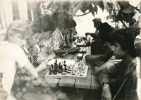 Denis na letním šachovém táboře, 1984.