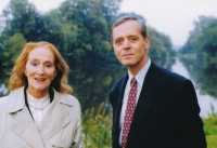 Jan Králík s pěvkyní Soňou Červenou, cca 1998