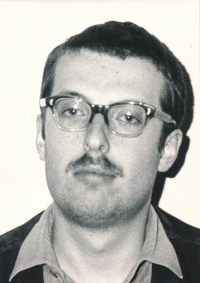 Ostříhaný Jaroslav Kraus pro vojenskou katedru, rok 1973