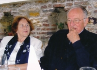 Manželé Darja a Alfréd Kocábovi na svatbě pamětníkovy dcery, rok 2004