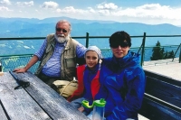 Jaroslav Kraus s dcerou Annou a vnučkou Elou v Alpách, rok 2017