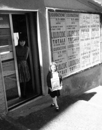 Eva Sedlářová s dcerou Marinou, Imperia, 1984