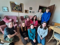 Pamětnice Daniela Remenárová s týmem projektu Příběhy našich sousedů