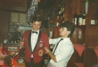 Petr Mamula (zleva) v zaměstnání, 80. léta 20. stol.