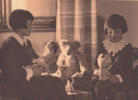 Blažena a Květa Podlipné - teta a maminka Zory Janovcové