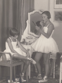 Květa a Blažena Podlipné - maminka a teta  Zory Janovcové