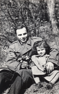 Bratr Karel s dcerou pamětníka, 50. léta