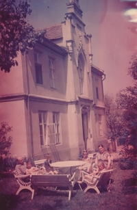 Evangelická fara ve Velimi, cca 1958