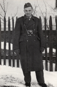 Pamětník na vojně kolem roku 1950