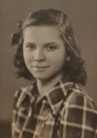 Před uvězněním, rok 1951