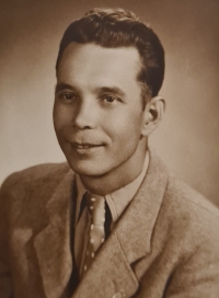 Otec Karel Krůta těsně před emigrací v roce 1951