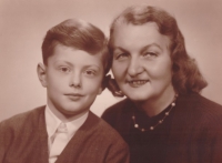 Martin Oulický v dětském věku s babičkou