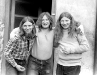 Členové undergroundové skupiny UKD, zleva Richard Polák zvaný Pojác, Leoš Mayer, Miroslav Uškrt zvaný Zůša