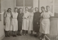 V nemocnici v Českých Budějovicích, druhá zprava, rok 1952