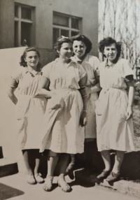 Nemocnice v Českých Budějovicích, třetí zprava, rok 1953