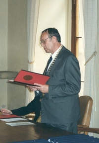 Jako děkan Fakulty sociálních věd Univerzity Karlovy v letech 1997–2003