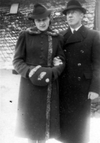 Otec Ladislav Cée s matkou Annou, Ostrava, polovina 40. let