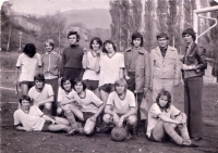 Jiří Louvar (vpravo dole), fotbal v Neštěmicích, 80. léta