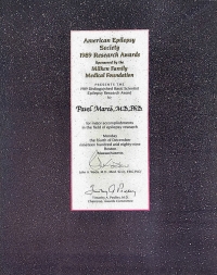 Cena Americké epileptologické společnosti, kterou Pavel Mareš obdržel v roce 1989