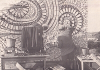 Барельєф "Земля і космос" на кінотеатрі “Юність”, 1968 р. 
