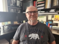 Pavel Šoltys ve svém domě ve Walnut Creek, Kalifornie, 2024 