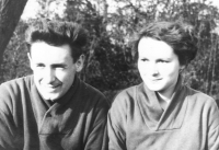Olga Weissová s manželem, lékařem Zdeňkem Weissem, 1954