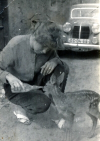 Osmnáctiletá Věra v Pátku nad Ohří 