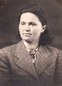 Maminka Marie Lovečková