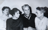 Rodina Arnautových: rodiče, Maita a sestra Inna (vlevo), 60. léta