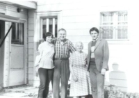 František Lysáček s rodiči