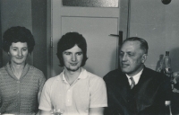 Jiří Choun s matkou Vojenou a otcem Josefem, 1971 