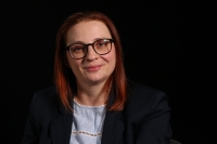 Azra Drozdek, z natáčení v pražském studiu