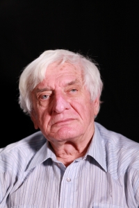 František Vlček při natáčení s Pamětí národa, 2025, Olomouc