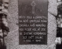 Pomníček na místě úmrtí Marušky Klímové, Zvíkov